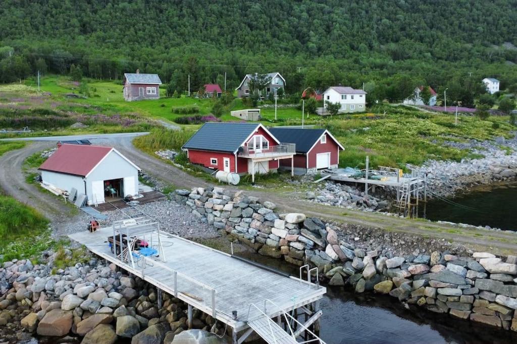Leilighet I Rorbu Pa Kaldfarnes - Yttersia Senja Екстериор снимка