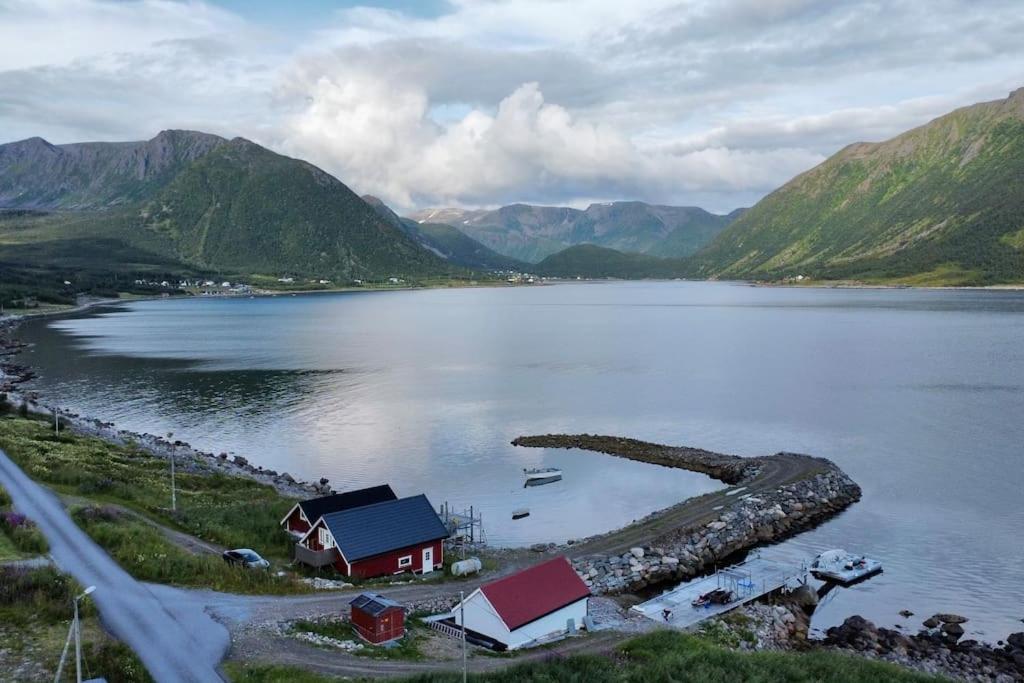 Leilighet I Rorbu Pa Kaldfarnes - Yttersia Senja Екстериор снимка