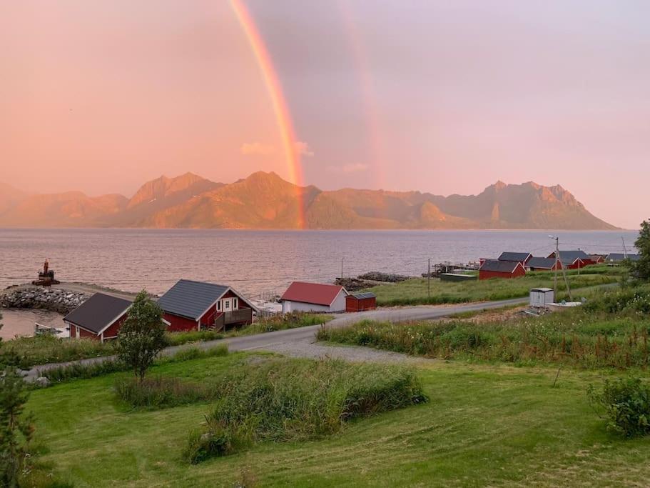 Leilighet I Rorbu Pa Kaldfarnes - Yttersia Senja Екстериор снимка