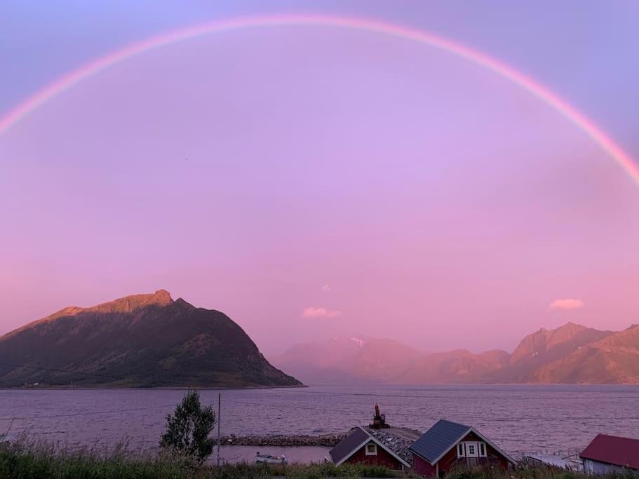 Leilighet I Rorbu Pa Kaldfarnes - Yttersia Senja Екстериор снимка