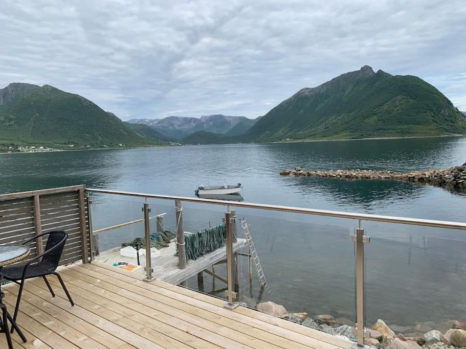 Leilighet I Rorbu Pa Kaldfarnes - Yttersia Senja Екстериор снимка